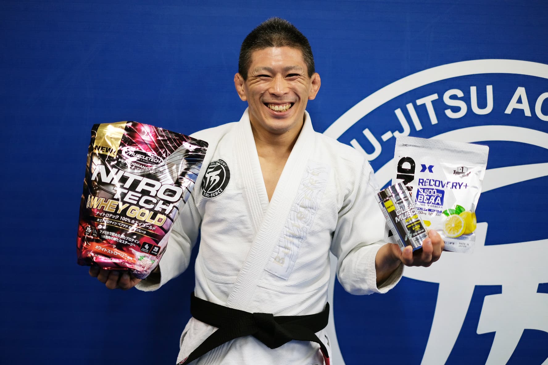 Special】柔術界を席巻するマッスルテック＆エクステンド。どう飲めばいいの！？教えて芝本先生！ | JIU-JITSU NAVI | 柔術ナビ